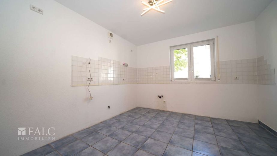 Elegant mit viel Platz - FALC Immobilien – Küche momentan