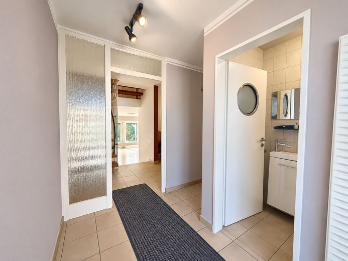 منزل صفّي أوسط للبيع دون عمولة – الصورة 2