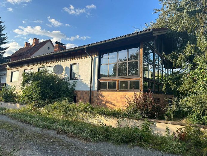 Wohnensemble aus zwei verbundenen Hausteilen – 244 m² Wohnfläche, Wintergarten & Sauna – Foto 5