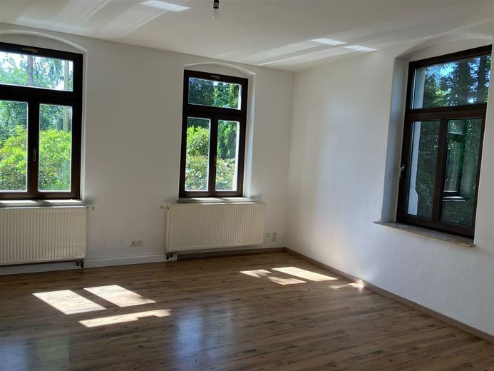 Großzügige 2,5-Zimmer mit Terrasse, Wanne, Dusche und Laminat und in guter Lage! – PHOTO-2026-07-09-10-52-45