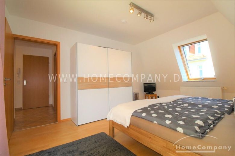 2079511 HomeCompany Dresden Möbliert/Furnished 2-Zimmer Wohnung mit Dachterrasse in Dresden-Striesen YouTube Virtual Tour max. Personen 2 – 5fb137ee257ccbf690339e1e03a18d6070c51c6a.jpg