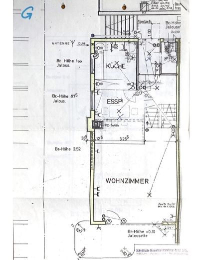 Wohnen mit Charakter: Split-Level-Haus mit viel Platz und mit Blick ins Grüne – Eingang + Wohnebene