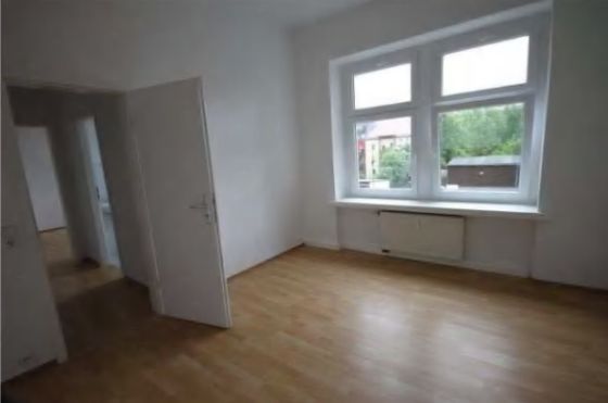 Gemütliche 1-Zi. mit Laminat und Wannenbad in zentraler Lage! – Bild 3
