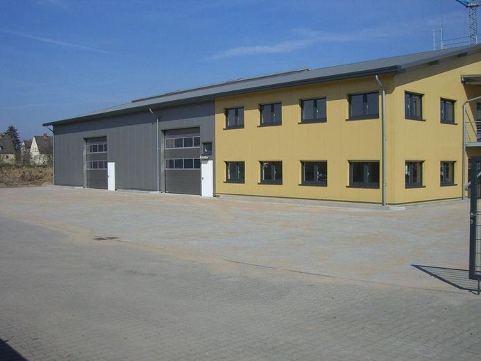 सिन्त्सिग Gewerbepark में कार्यालय और व्यावसायिक स्थान – फोटो 1