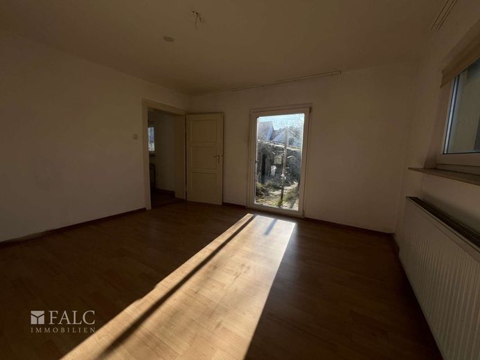 Großes Einfamilienhaus mit 634 m² Grundstück, Garage und viel Potenzial – Schlafzimmer