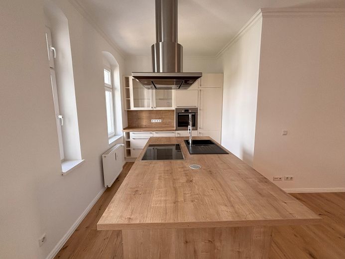 Helle modernisierte 3-Zimmer-Altbauwohnung im Weitlingkiez - Provisionsfrei - – Kochinsel