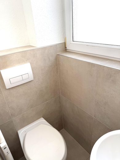 Erstbezug nach Sanierung- tolle 3-Zimmer Wohnung mit Balkon – Gäste WC