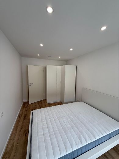 Stanza in appartamento condiviso con balcone | Ristrutturata con materiali di pregio e completamente arredata – WG Zimmer
