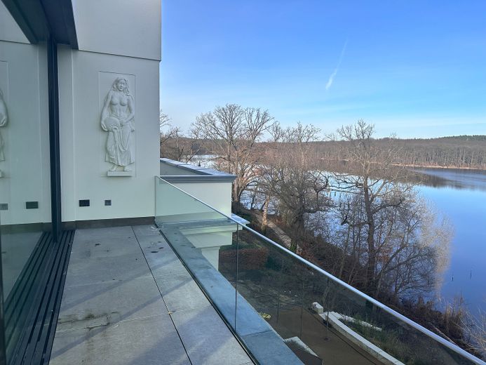 2-Zimmer, Jugendstilhaus, Erdgeschoss, große überdachte Terrasse – Foto 1