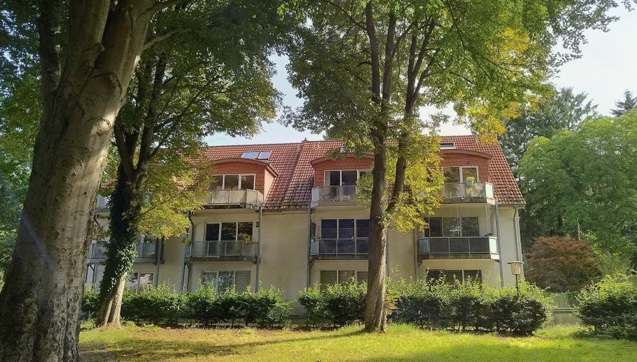 Charmante 3-Zi.- Maisonettewhg, TG-Stellplatz ,Garten, Balkon in grüner Lage von Hamburg Meiendorg – Wohnobjekt 