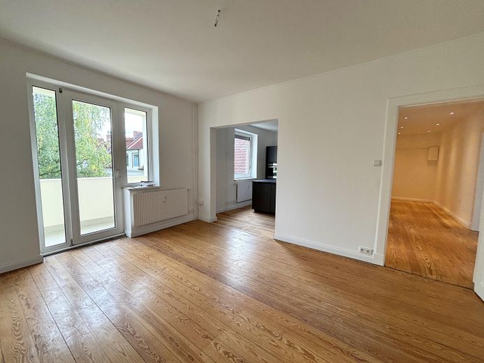 Moderne 4-Zimmer ETW mit Traumküche, Erstbezug nach Sanierung, ohne Courtage – Foto 2