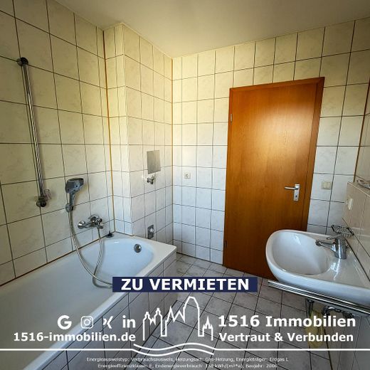 Helle 2-Zimmer-Wohnung mit zwei Balkonen und Tiefgaragenstellplatz in Eichstätt – Bad