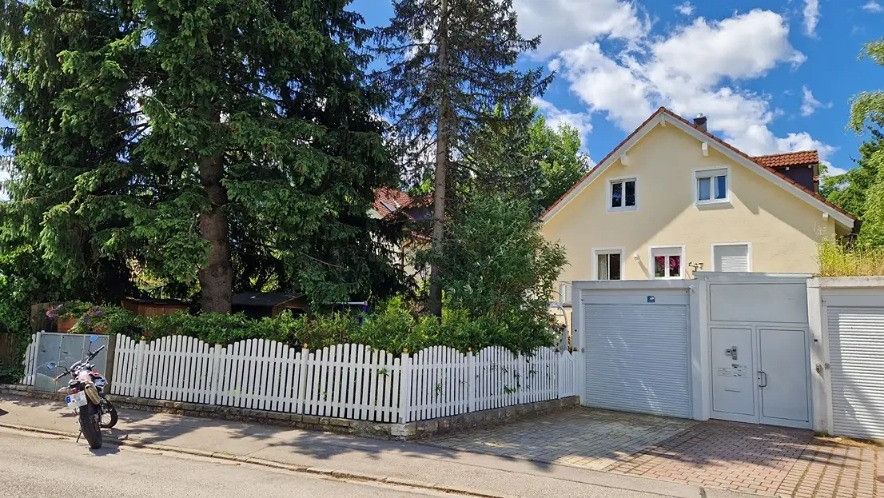 5-room maisonette apartment with whirlpool in Munich – Foto 1