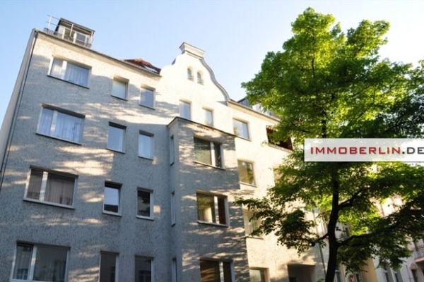 IMMOBERLIN.DE - Verzorgd oud-bouwappartement met stucwerk en loggia op een toplocatie bij het Tempelhofer Feld