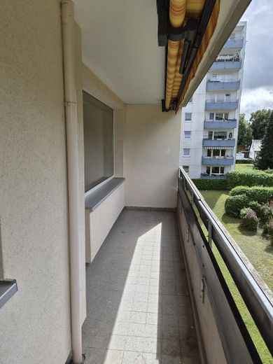 Erlangen-Frauenaurach’ta ankastre mutfaklı, yeni yenilenmiş 2 odalı daire – Balkon Bild 2