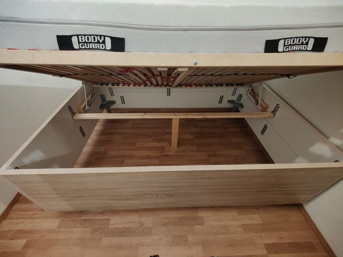 Wunderschöne 2-Zimmer-Wohnung in nördlicher Burgau – Bett