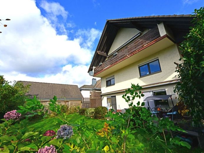 4-Parteienhaus in Hennef-Lichtenberg – Foto 1