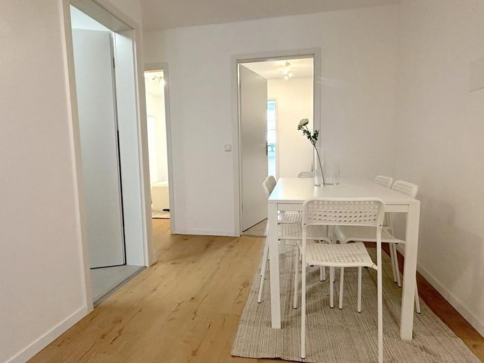 Möbliertes WG-Zimmer (15 m²) mit Loggia in Heidelberg-Emmertsgrund – Flur mit Essbereich