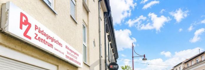 ZENTRALE, RENOVIERTE GEWERBEFLÄCHE IN BRETTEN