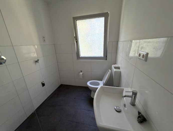 Modern sanierte 3-Zimmer-Wohnung mit Balkon in beliebter Lage in Weitmar Mark – Badezimmer