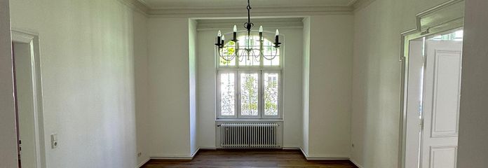 Schöne Altbau-4-Zimmer-Wohnung in Dreiparteienhaus – Esszimmer