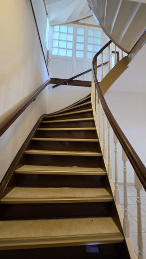 Casa a schiera modernizzata con fascino d’epoca e appartamento indipendente – Foto 15
