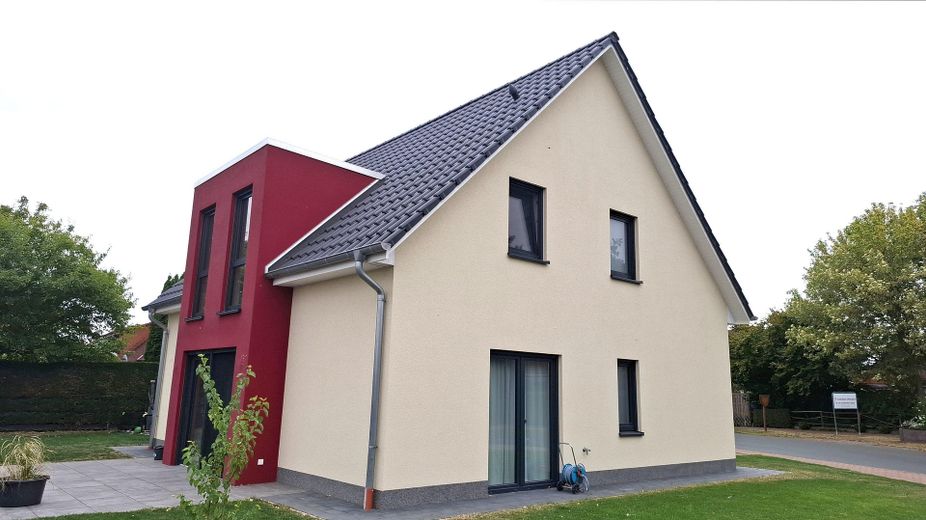 neuwertiges Einfamilienhaus mit der Doppelgarage – Ost u. Terasse