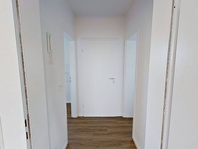 Große 2-Zi.-Whg. mit BALKON und viel Lichteinfall – Eingangsbereich