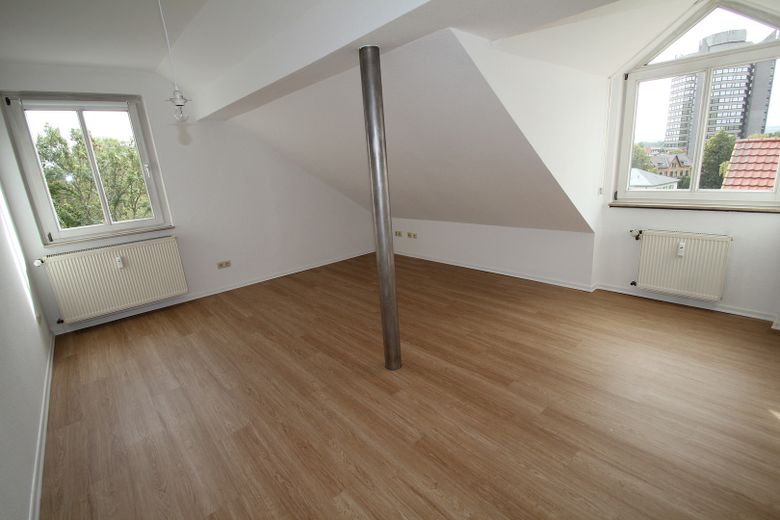 Ostviertel: 2-Zimmer-Whg Nähe Schwänchenteich Kep DG re E13 – Zimmer 2