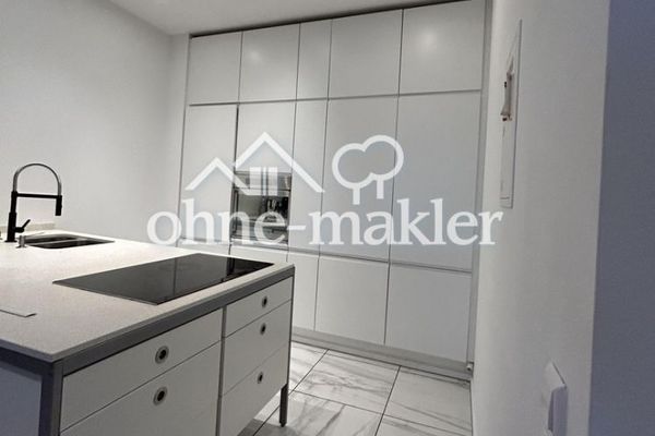 Großzügige 7-Zimmer-Wohnung mit 2 Balkonen und 2 Stellplätzen in Karlsruher Top-Innenstadtlage
