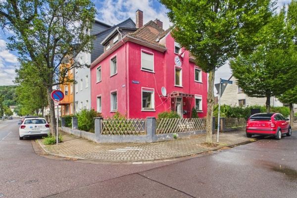 Dillingen: renovatieobject, flexibel te gebruiken als driegezinswoning of voor het grote gezin