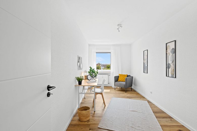 Bezugsfertig! Helle, moderne und lichtdurchflutete 4,5-Zi. Wohnung in Top Lage in Straubing! – Büro