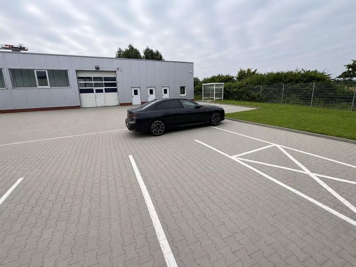 Новое коммерческое помещение (300 м²) с офисом, 1.500 м² открытой площадки и отличным подключением к A25 – Foto 2
