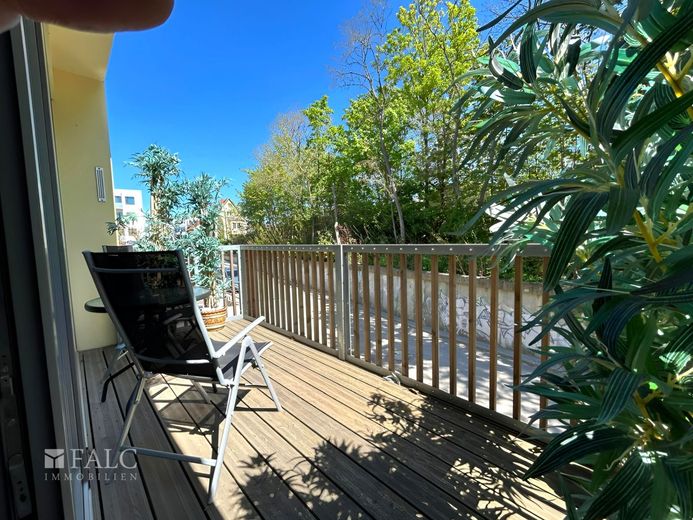 ***Stilvolle Maisonette Wohnung in der Alten Brauerei - 2 Zimmer, ca. 94 m² nahe Ziegelinnensee*** – Balkon_Wohnküche