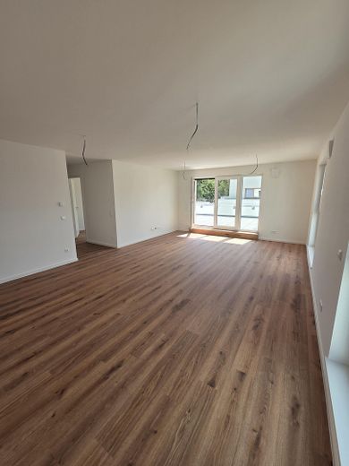 Exklusives Penthouse mit 4 Zimmern und Dachterrasse in Maintal | Neubau Erstbezug – Küche + Wohnbereich