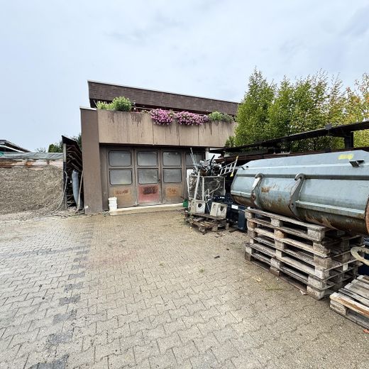 Lagerfläche mit großem Tor im Gewerbegebiet Nürtingen‑Rieth – Foto 10