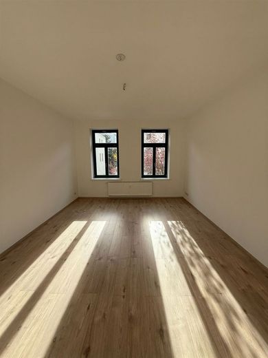 Großzügige 2-Zimmer mit neuem Laminat, Dusche und Balkon in ruhiger Lage! – PHOTO-2025-11-04-10-36-15_4