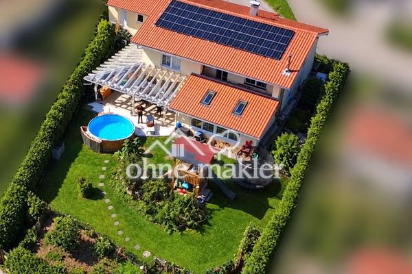 Affascinante casa unifamiliare con ampio giardino, piscina e sauna a Siegsdorf