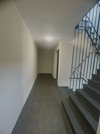 CITYHOUSE: Sichere Rendite! Neubau-Studentenapartment (A+) in Top-Lage! – Treppenhaus