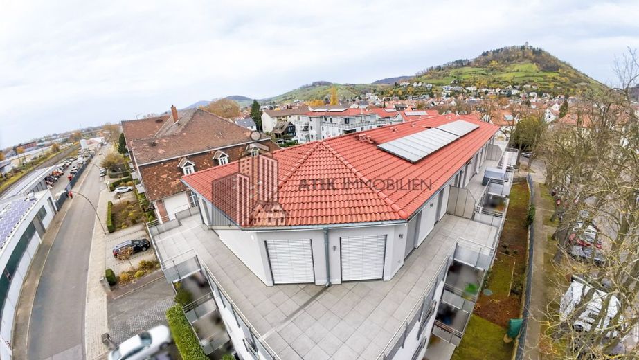 ATIK: Traumhaftes Penthouse - Wohnen mit Panoramablick auf die Starkenburg – Drohnenaufnahme