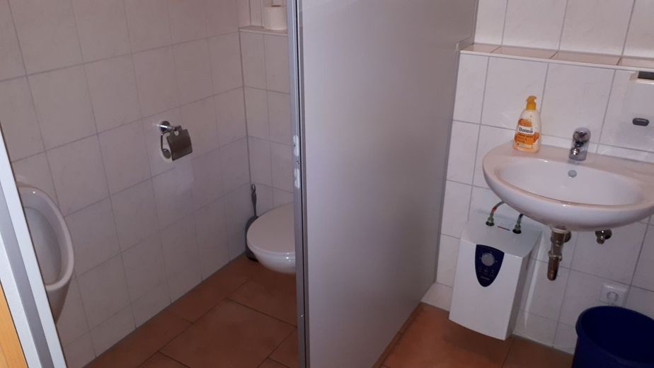 repräsentative Büro- und Praxisfläche – WC Herren