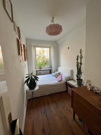 Suitable for a shared flat, 2 balconies(!), quiet side street, good infrastructure – 22 - kleines zimmer 2