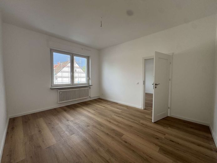 Helle frisch sanierte 2,5 Zimmer Wohnung in Bestlage von Wattenscheid - direkt am Aldi &amp; Netto – Schlafzimmer (1)