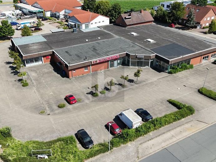 MOLTE POSSIBILITÀ NELLA ZONA COMMERCIALE – Foto 1
