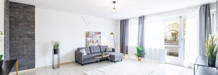 Geräumiges helles Wohnzimmer 