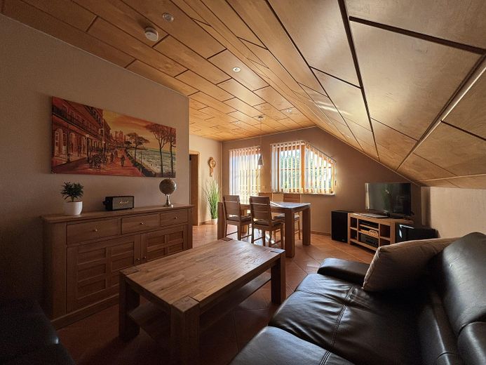Versatile space wonder in a quiet prime location: your new home or a smart investment! – DG Wohnzimmer