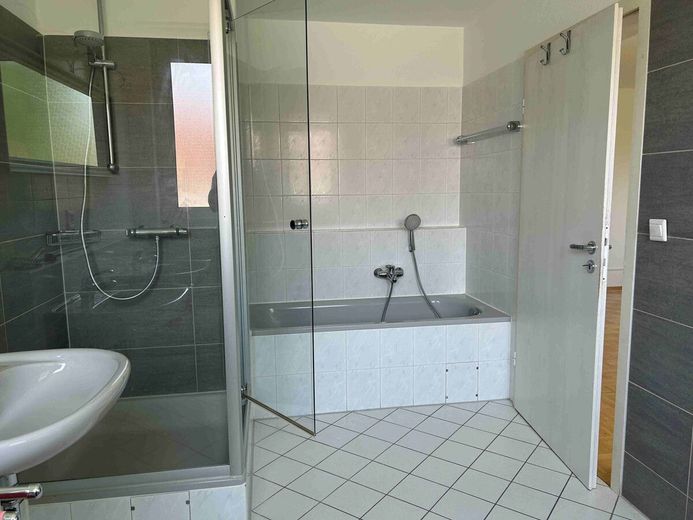 Komfortwohnen mit Ausblick - Ruhig und Zentrumsnah – Bad en Suite