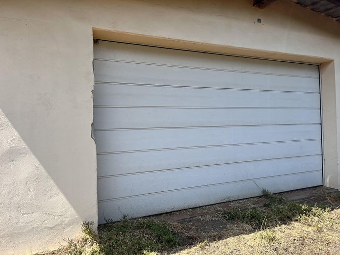 Sanierungsbedürftiges Haus mit großem Grundstück – Foto 10