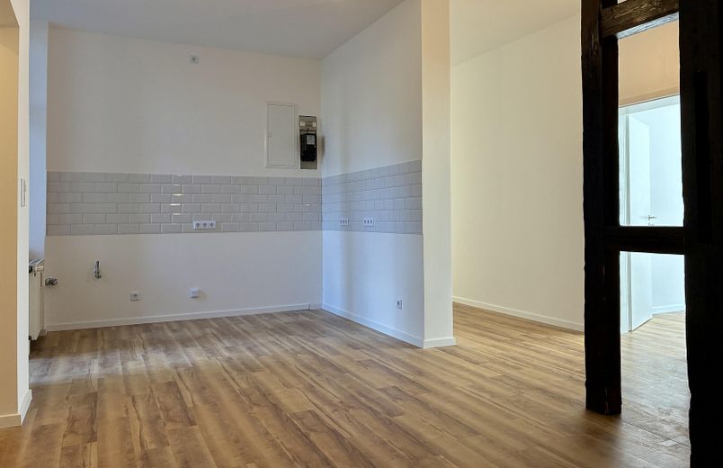 Hochwertige Fünfer-WG, Familienwohnung oder Praxis: Erstbezug nach Kernsanierung in der Innenstadt – Küche und Flur