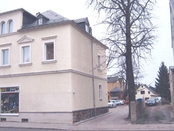 Se vende edificio residencial y comercial en Lugau – Foto 1